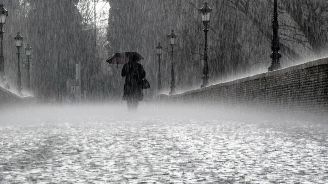 Meteoroloji saat verdi sağanak yağış kuvvetli geliyor. 19 il için sarı kodlu uyarı geldi 3